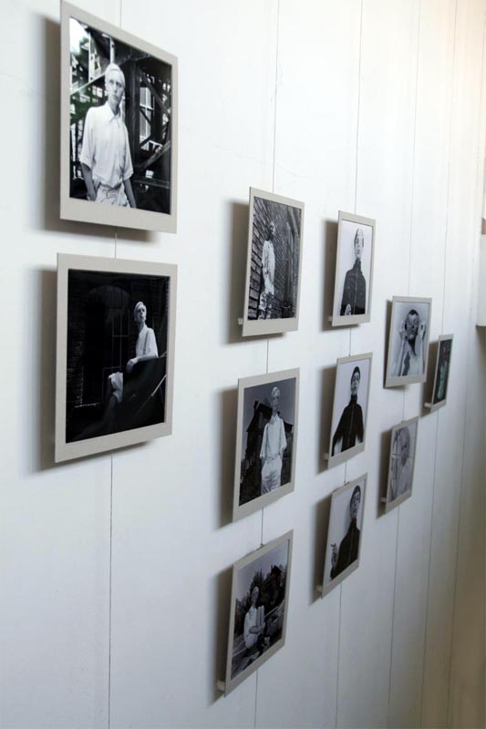 Самостална изложба фотографија Срђана Вељовића Фотографије.Портрети у Галерији Степениште, јун 2011.